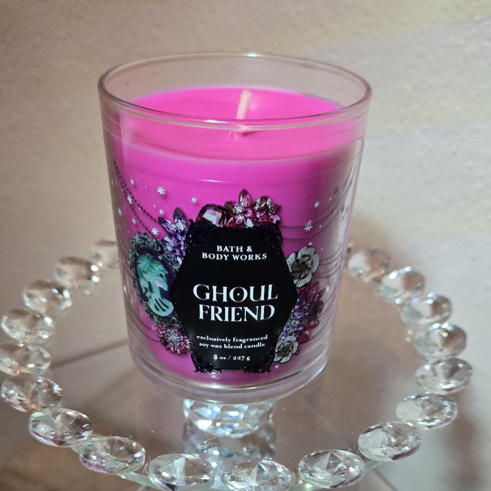 Ghoul Friend Bath and Body Single-wick candle • 8 oz •